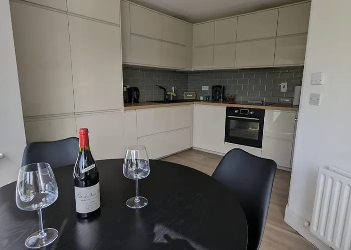 Large Newly Updated 3bd Duplex 20min To Airport * Dublin