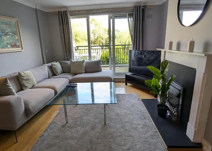 Large Newly Updated 3bd Duplex 20min To Airport Apartamento