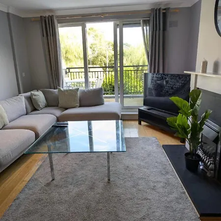 Large Newly Updated 3bd Duplex 20min To Airport Apartamento