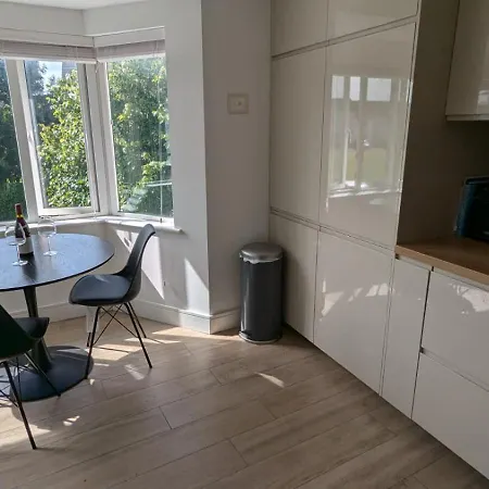 Large Newly Updated 3bd Duplex 20min To Airport Apartamento *
