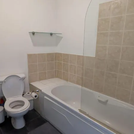 Large Newly Updated 3bd Duplex 20min To Airport Apartment Dublin