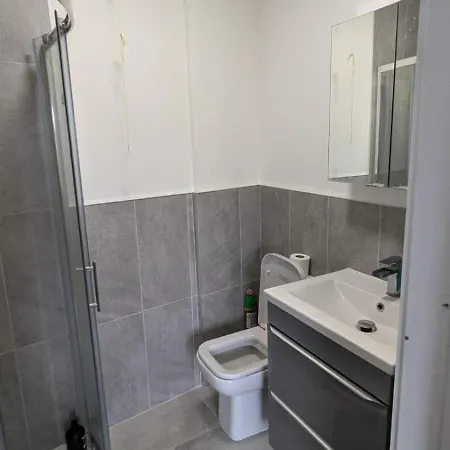 Apartment Large Newly Updated 3bd Duplex 20min To Airport