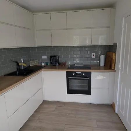 Large Newly Updated 3bd Duplex 20min To Airport *