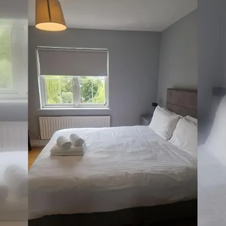 Large Newly Updated 3bd Duplex 20min To Airport Dublin