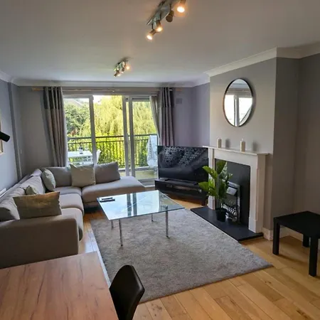 Apartment Large Newly Updated 3bd Duplex 20min To Airport Dublin