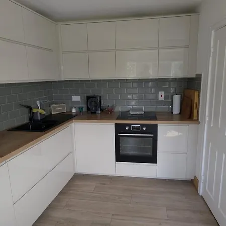 Large Newly Updated 3bd Duplex 20min To Airport Apartment *
