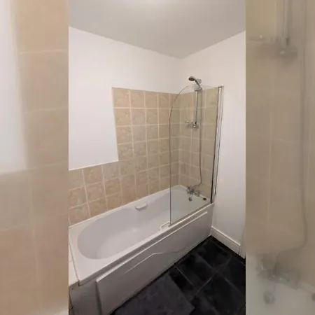 Large Newly Updated 3bd Duplex 20min To Airport Apartment Dublin