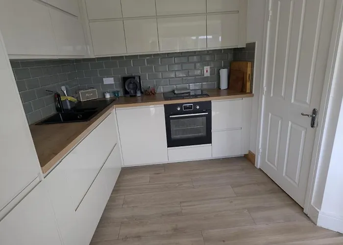 Large Newly Updated 3bd Duplex 20min To Airport Apartament *