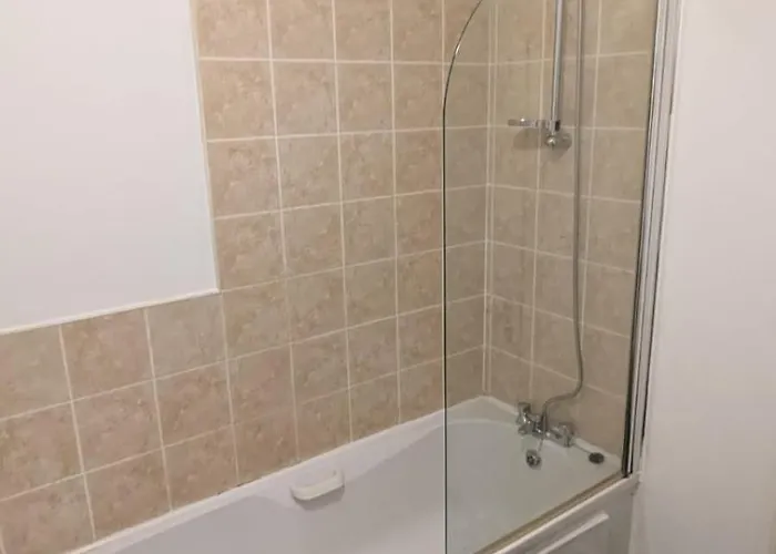 Large Newly Updated 3bd Duplex 20min To Airport דירה