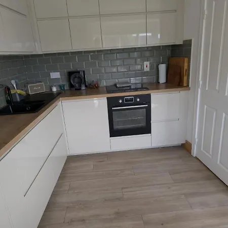 Large Newly Updated 3bd Duplex 20min To Airport Apartament *