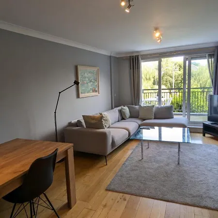 Large Newly Updated 3bd Duplex 20min To Airport