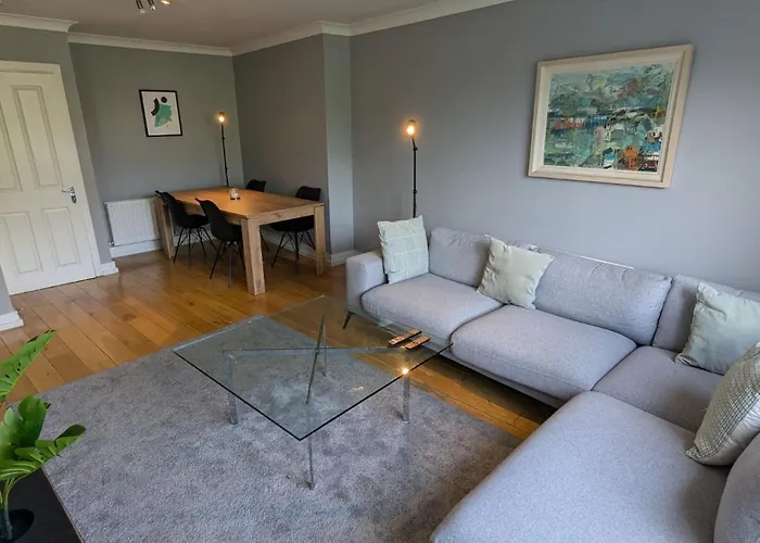 Апартаменты Large Newly Updated 3bd Duplex 20min To Airport Дублин