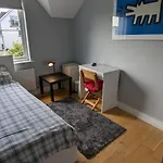 Large Newly Updated 3bd Duplex 20min To Airport *
